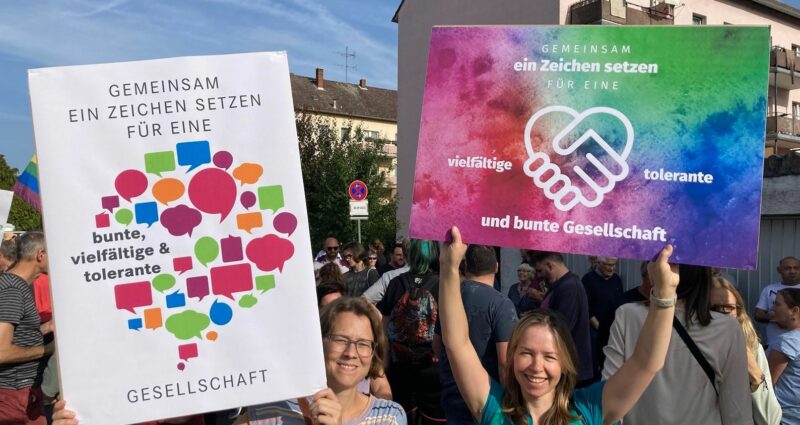 AFD Gegendemonstrantinnen Ausschnitt