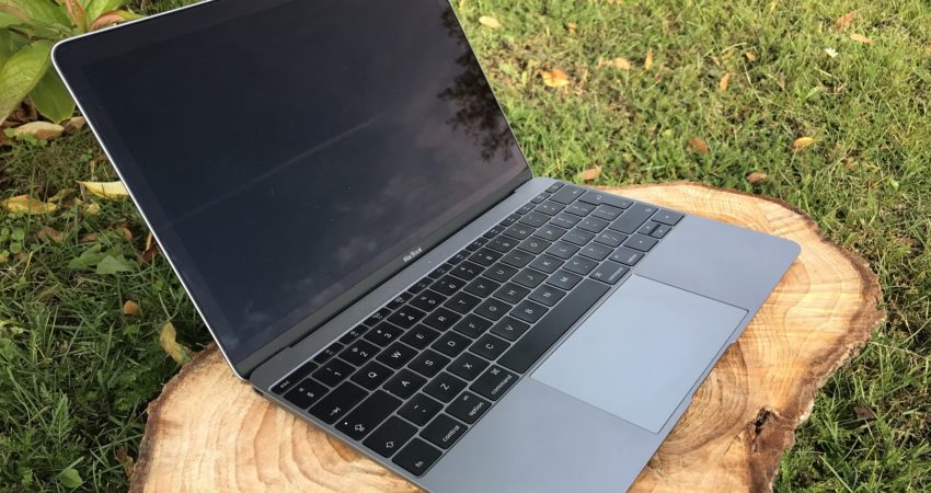 macbook-1907478_1920